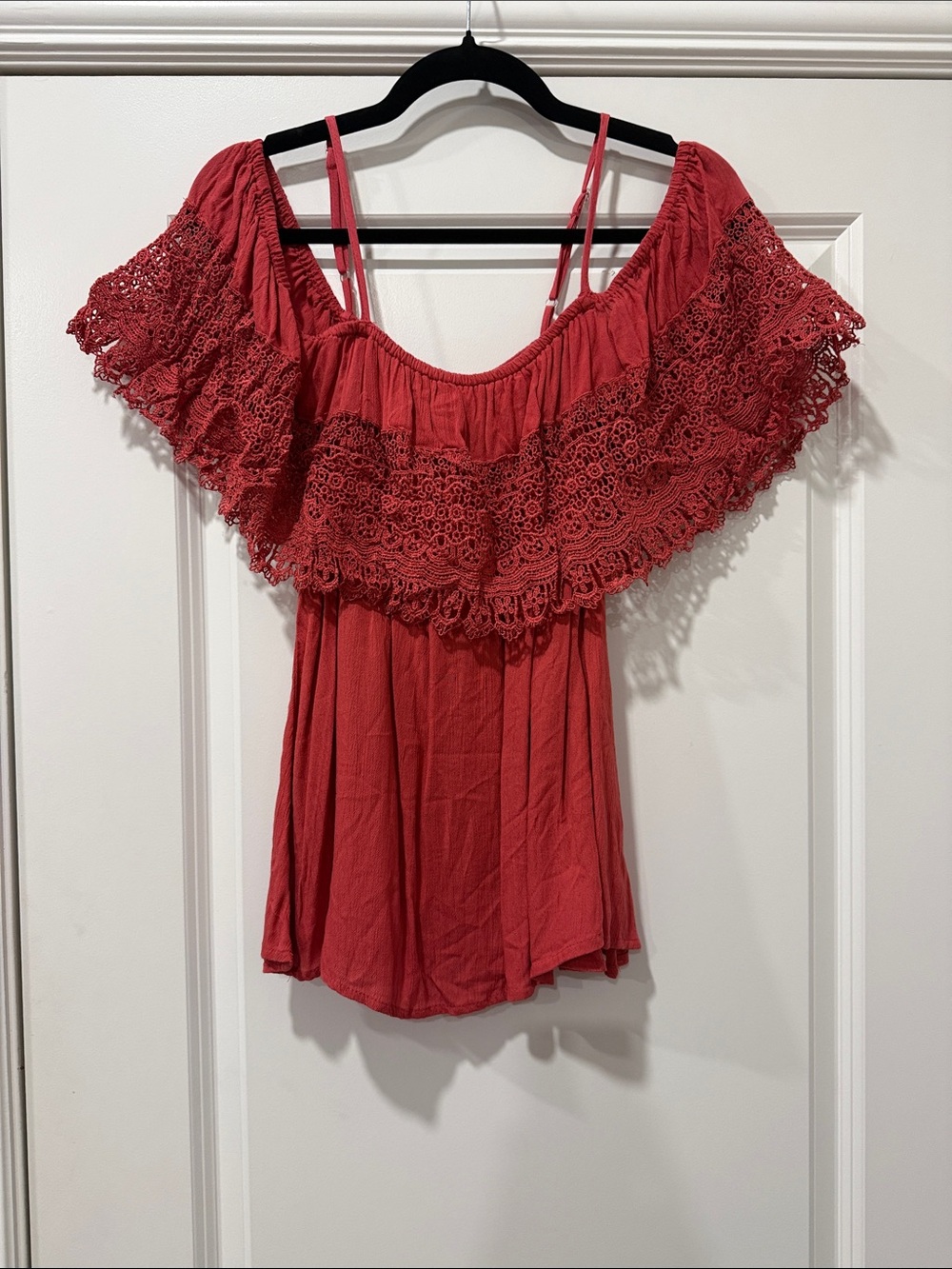 Buckle Ultra Pink Orange Off-Shoulder Lace Ruffle Camisole Size Large NWT